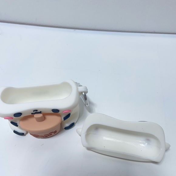 AirPod 3 or pro cow pod case - Picture 2 of 5